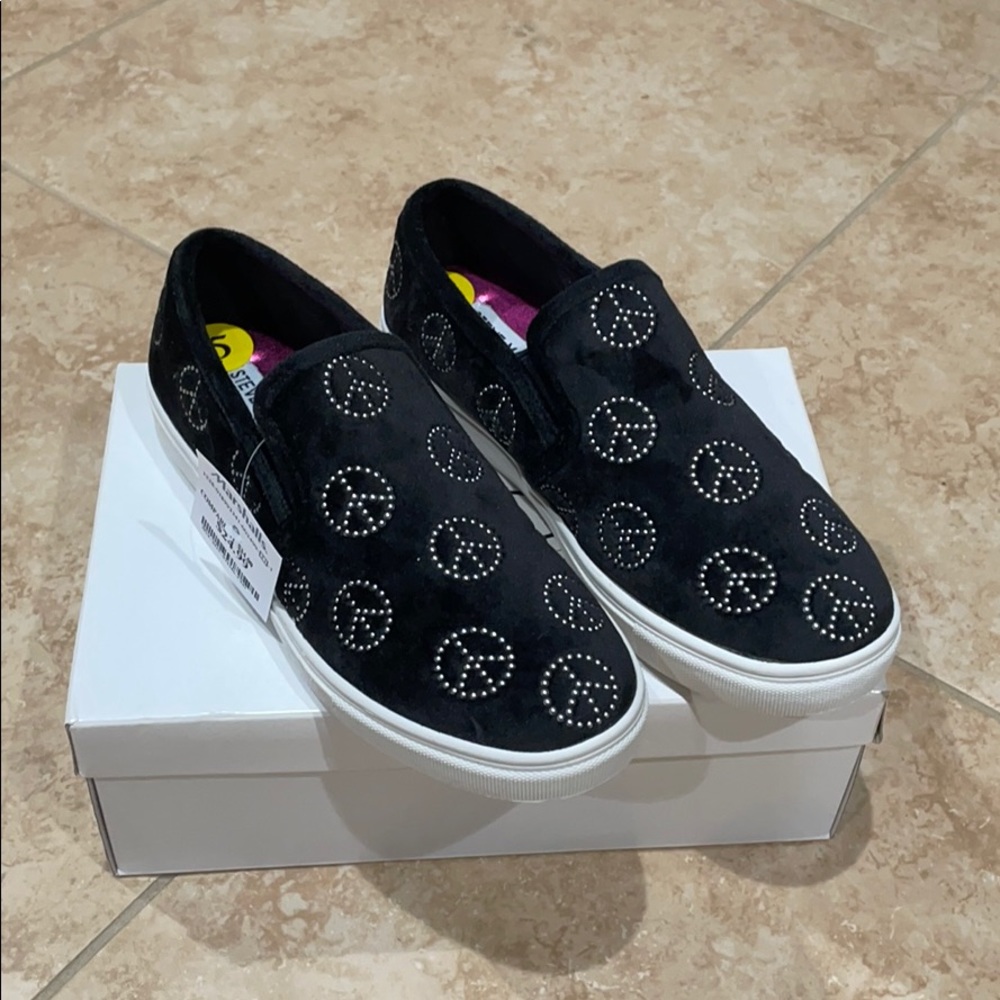 GIRLS STEVE MADDEN VELVET RHINESTONE SLIP-ON SHOES